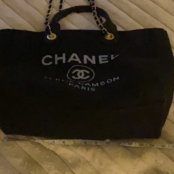 CHANEL Black and Gold Tote - Picture 9 of 10